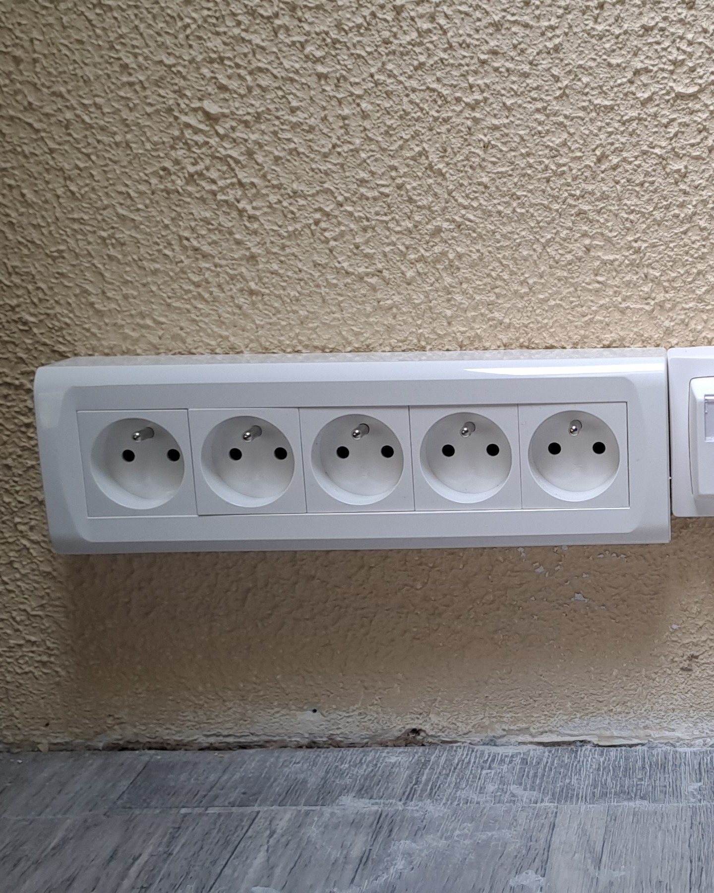 Installation prises électriques